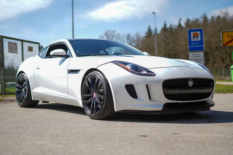 Jaguar F-Type Coupe (2016), U.S. import, classic color combination, newly inspected