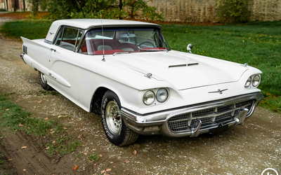 Ford Thunderbird coupe 5.8L V8 extensively restored air conditioning power steering and power brakes (1960)
