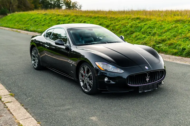 Maserati GranTurismo S Unfallfrei Aus 2. Hand Lückenloses Scheckheft V8-Ferrari-Motor Nur 42.800 km (2012)