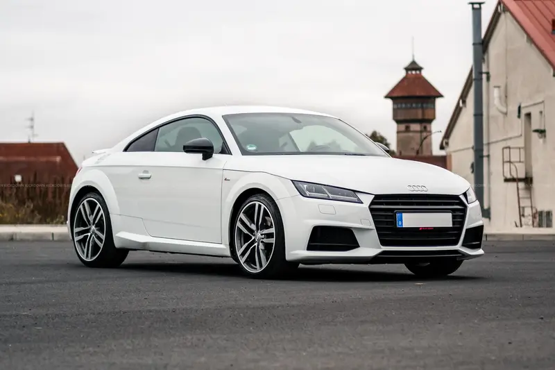 Audi TT with service history Extensive equipment Alcantara leather (2016)