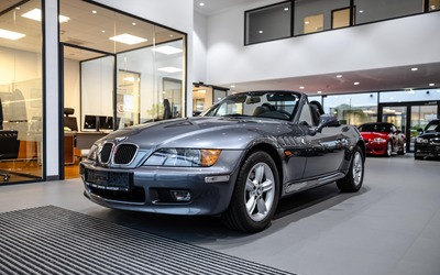 BMW Z3 1.9 in steel gray metallic from 2nd hand Extensive equipment New service at purchase (2000)