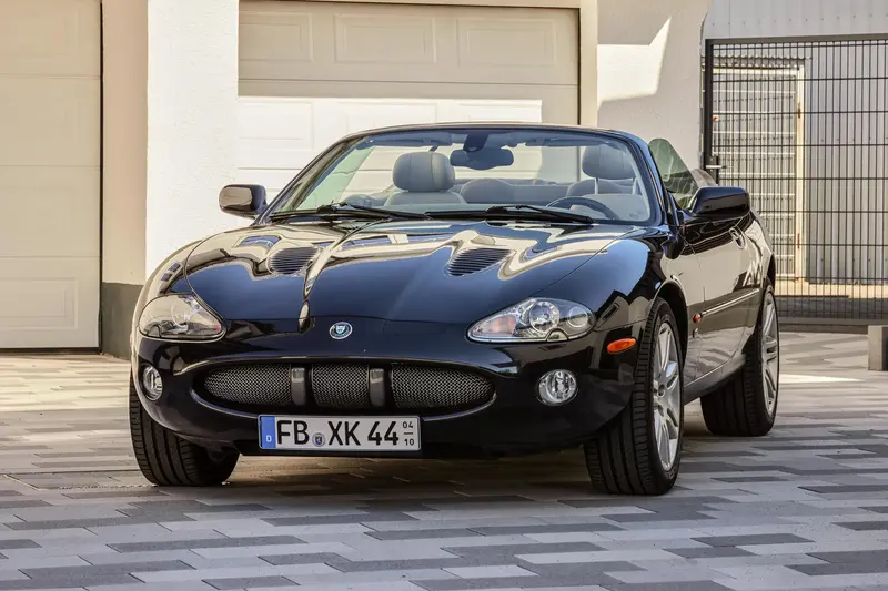 Jaguar X100 XKR Convertible 2nd hand only 67.707 km accident free very well maintained condition cruise control radio heated seats summer car (2003)