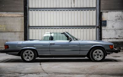Mercedes-Benz R107 450 SLC Niko-Michael Coachworks Cabrio Umbau 1/1 nur 17.500 mi Viersitzer (1980)