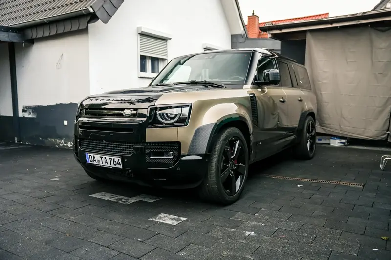 Land Rover Defander (2023)