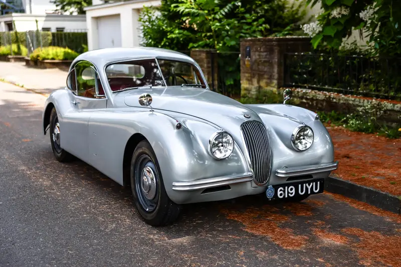 Jaguar XK 120 FHC (1954), partially restored, H license plate, leather interior, 20,000 € investment