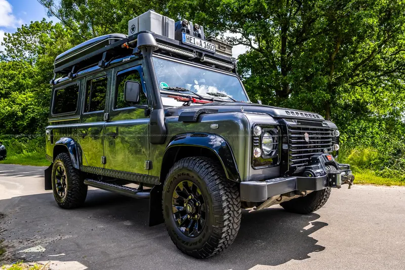 Land Rover Defender 110 Station Wagon SE (2015), Camper-Umbau, im Erstbesitz, umfangreiche Investitionen getätigt, regelmäßig gewartet
