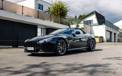 Aston Martin V8 Vantage Roadster N430 (2015), 1st hand, only 26,828 km, very well maintained with complete checkbook