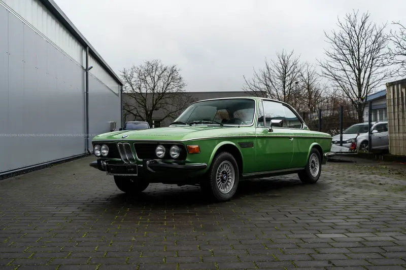 BMW E9 3.0 CSi (1975), 1. Hand, nur für 5 Jahre zugelassen, ungeschweißt, seltene Farbkombination
