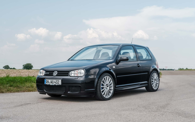 Volkswagen Golf 4 R32 (2002), only 33,303 km, second owner, collector's vehicle in top condition