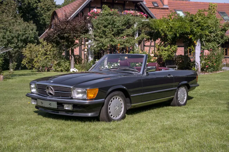 Mercedes Benz R107 300 SL (1989), Blauschwarz, neu lackiert, umfangreiche Ausstattung, Wartung durchgeführt