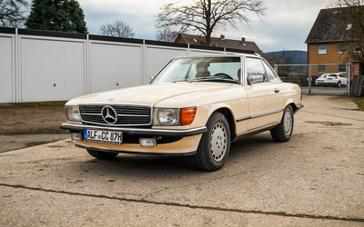 Mercedes Benz 560SL R107 Hardtop Historie Tempomat Klima Gullideckel sehr schöner Zustand (1987)
