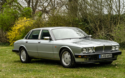 Jaguar XJ40 in SIlber-Grau aus 2. Hand H-Kennzeichen Umfangreiche Ausstattung (1993)