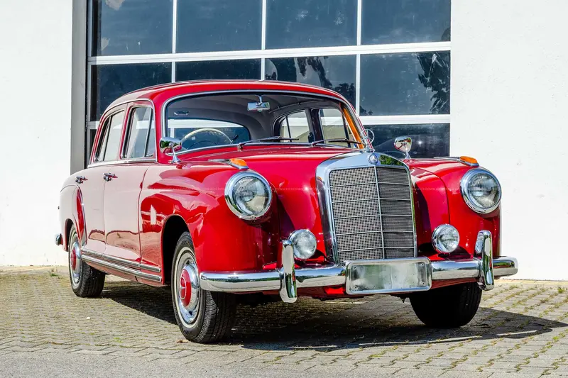 Mercedes Benz W180 220 (1955), komplett restauriert auf sehr hohem Niveau, neuer Service, prominenter Vorbesitz