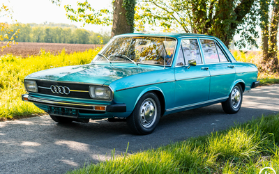 Audi 100 C1 1.6 L Blau Metallic L96 Luftfederung (1976)
