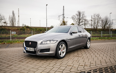 XF (X260) 20d AWD 2nd hand Complete checkbook Low mileage (2019)