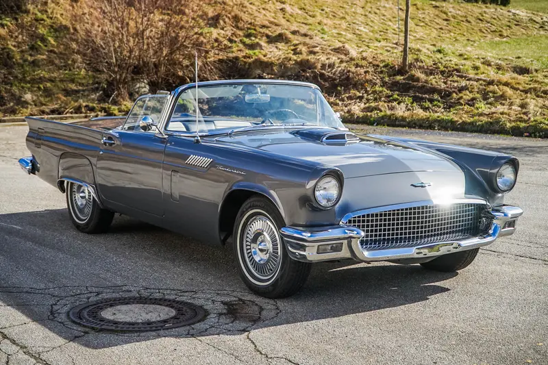 Ford Thunderbird Gunmetal Grey sehr schöner Zustand 312ci 4v 245PS (1957)