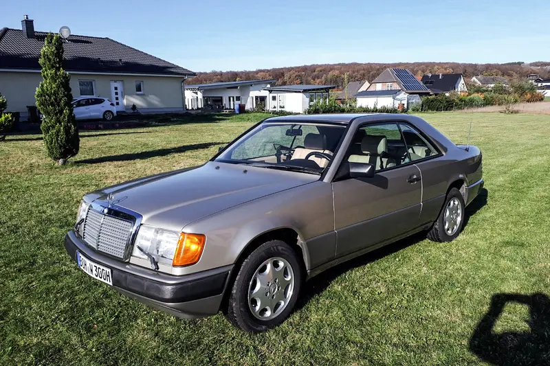 Mercedes W124 300CE (1988)