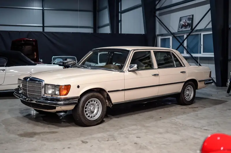 Mercedes-Benz W116 450 SEL Special protection/armor 1 of 292 pieces In light ivory From 3rd hand Extensive special equipment Level control V8 engine (1979)