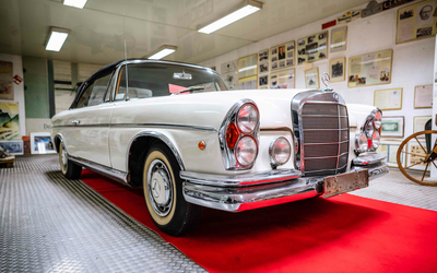 Priv. Sammlung - Mercedes-Benz W111 220 SEb Cabrio (1962)
