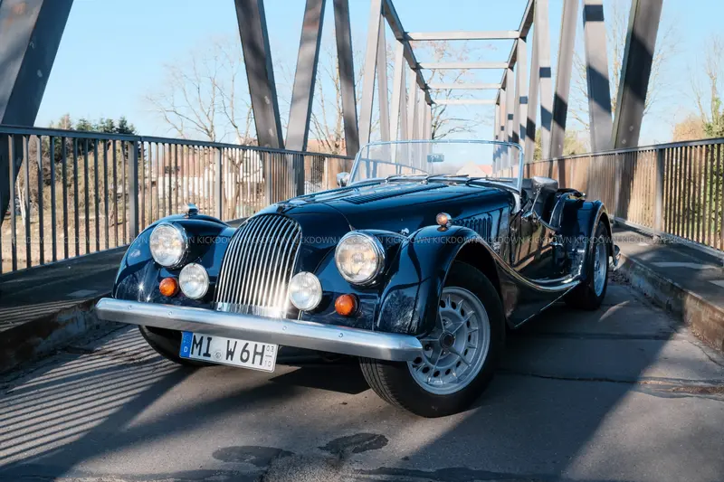 Morgan Plus 8 (1988), umfangreiche Investitionen getätigt, nachvollziehbare Servicehistorie, mit Edelstahl-Auspuffanlage