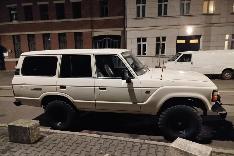 Toyota Landcruiser J6 imported from Colombia with H license plate (1984)