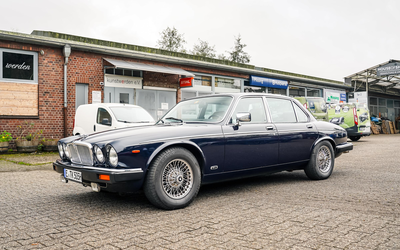 Jaguar XJ12 Series 3 Leyland (GB) 3rd hand Checkbook Maintained Extensive equipment (1984)