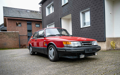 Saab 901 Turbo engine overhaul and technical revision sunroof servo seat heating (1989)