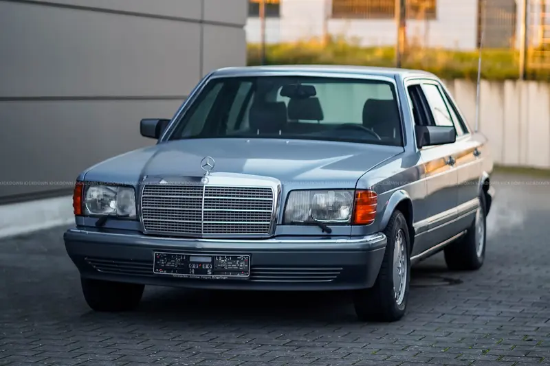 Mercedes Benz W126 560 SEL (1987), sehr guter Originalzustand, erst 129.600 Kilometer, umfangreiche Ausstattung, Gutachten Note 2+, TÜV Neu