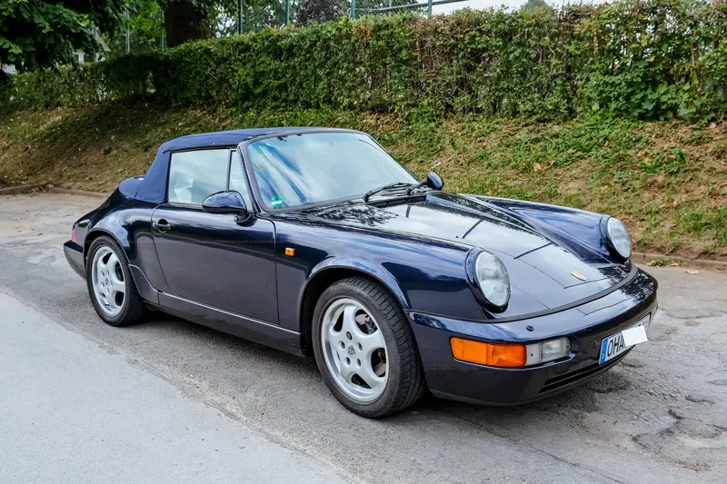 Porsche 911 964 Carrera 2 Cabriolet (1994), 1. Hand, einer der letzten mit umfangreicher Sonderausstattung, blaues Stoffverdeck mit Reißverschlussöffnung