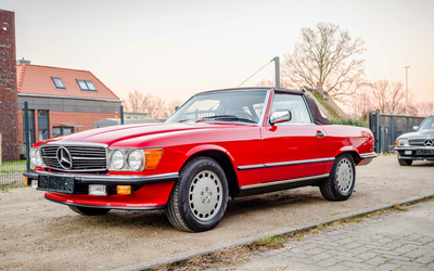 Mercedes-Benz R107 560 SL Scheckheft Klima sehr schöner Zustand mit Historie (1986)