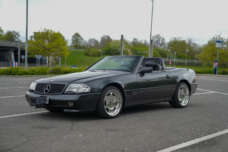 Mercedes-Benz 300 SL R129 (1992), only 122,211 kilometers, German-registered vehicle, in excellent condition
