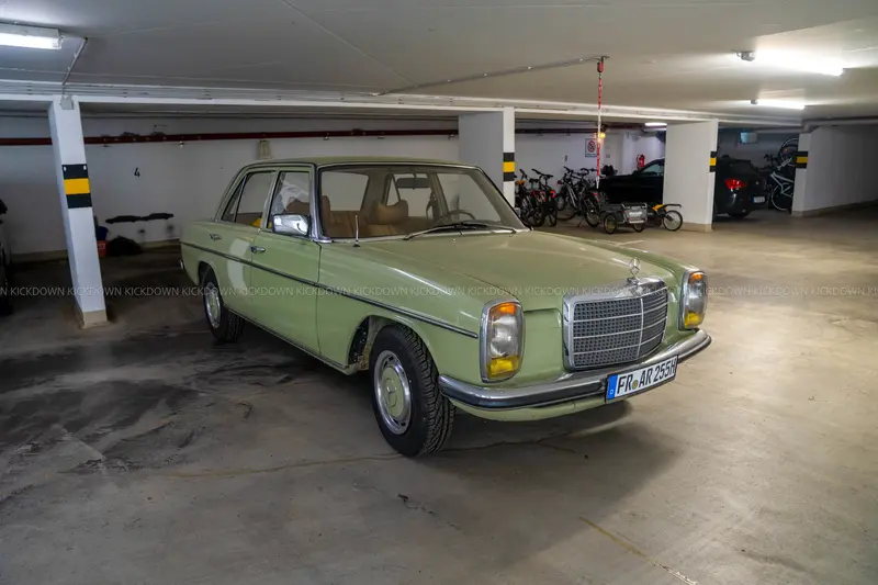 Mercedes-Benz 220 D W115 Strichacht (1975), ungeschweißt aus Südfrankreich, TÜV und H-Kennzeichen, sehr gut erhalten