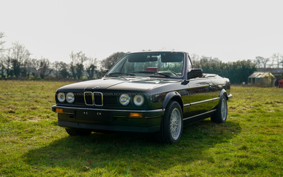 BMW 320i Cabriolet E30 (1988), Handschalter, aufwändig neu aufgebaut, Lederausstattung erneuert, Motor generalüberholt