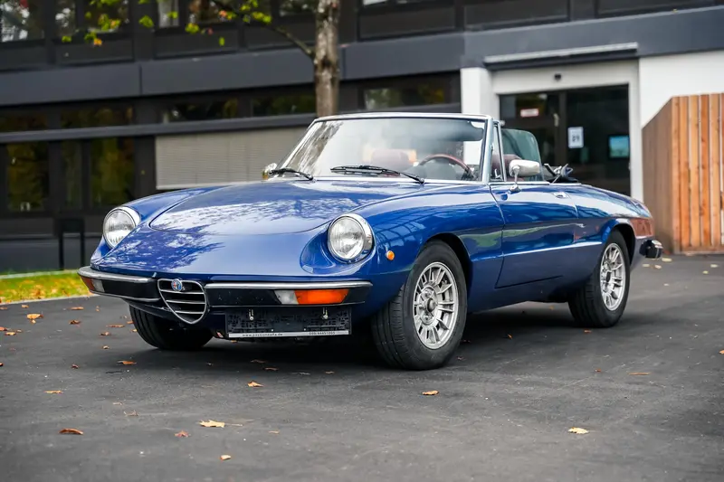 Alfa Romeo Spider 2000 Fastback komplett restauriert in sehr gepflegtem Gesamtzustand (1977)