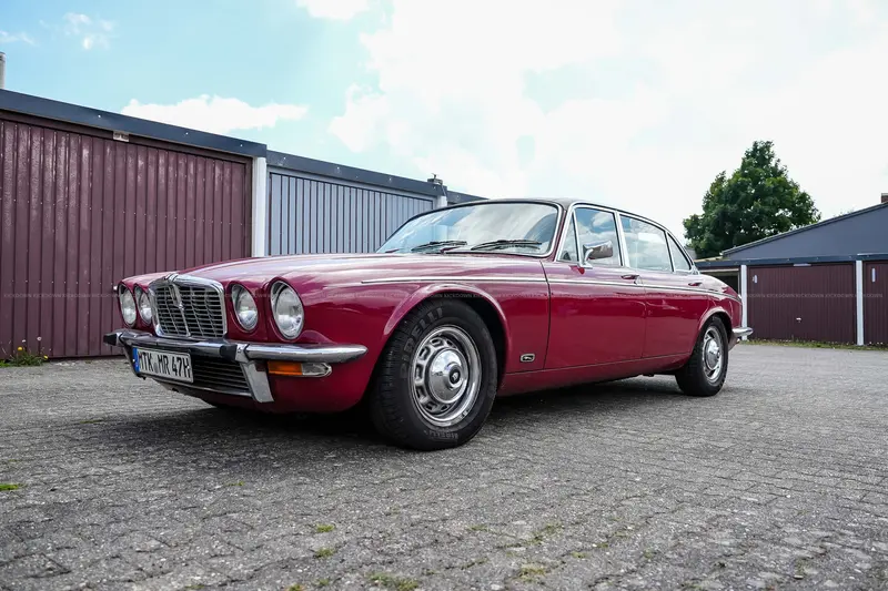 Jaguar XJ 12 (1976), rare V12, H license plate