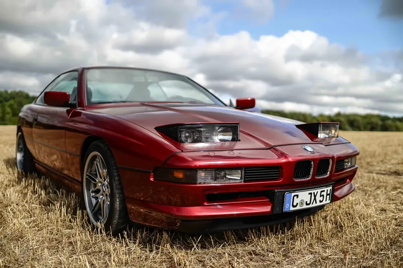 BMW 850i Complete checkbook with certificate Grade 2+ Matching Numbers with extensive equipment (1991)