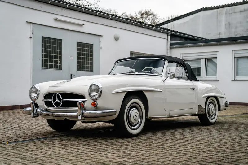 Mercedes-Benz 190 SL W121 (1961), restauriert, deutsche Erstauslieferung, mit Fallstromvergaser, neues Verdeck