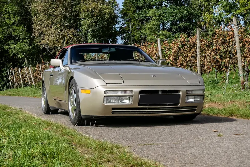 Porsche 944 S2 Cabrio Gold Metallic many investments expert opinion grade 2+ (1990)