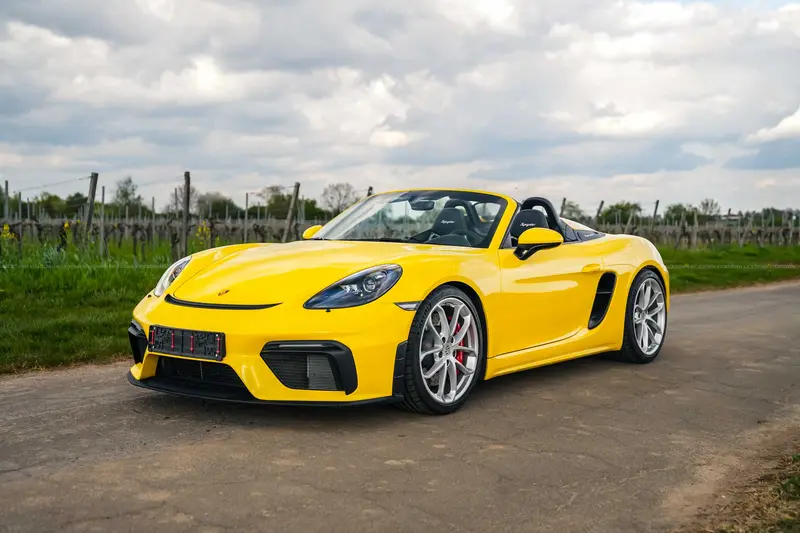 Porsche 718 Boxster Spyder (2023) in mint condition with Porsche Approved Warranty until 12/2025, full bucket seats, only 4,900km