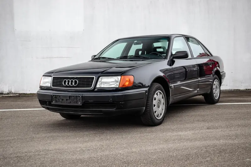 Audi 100 C4 in dark blue metallic H license plate Mileage 88,000 km Immediately ready to drive (1993)