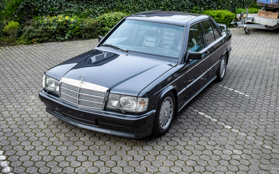 Mercedes Benz W201 190 E 2.3-16V Schwarz / Schwarz 5-Gang-Schalter Servolenkung (1984)