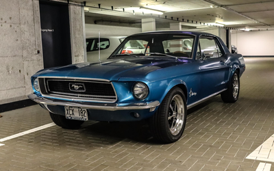 Ford Mustang 2nd hand Accident-free Restored TÜV HiFi system Very well-kept overall condition Unique color combination (1968)