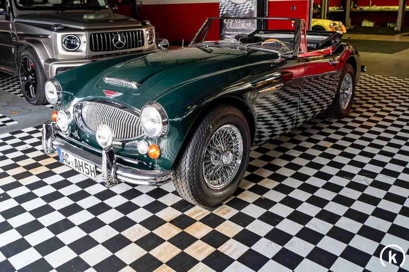 Austin Healey 3000 HBJ8 MK3 dunkelgrün neues Verdeck 4-Gang äußerst guter Zustand (1967)