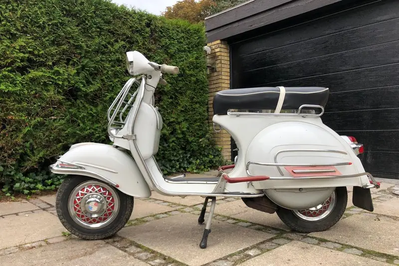 Vespa GS 160 in Original-Lack mit Ulma Anbauteilen Sammlerfahrzeug (1964)
