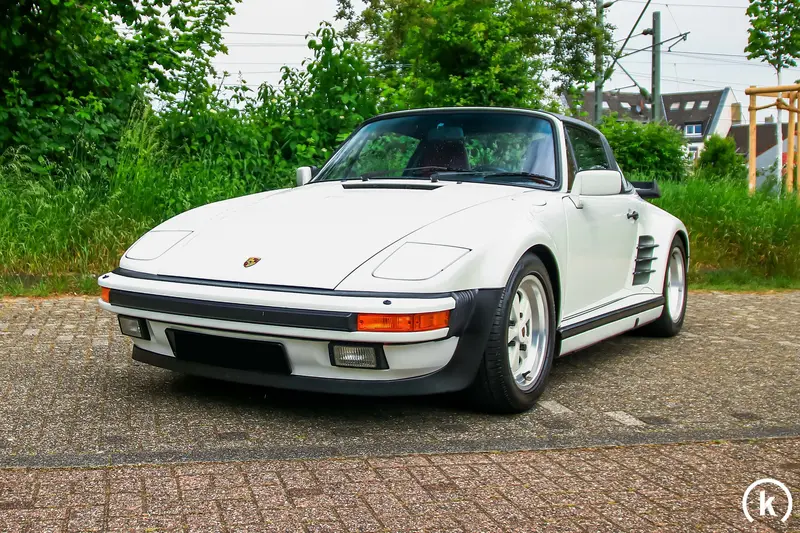 Porsche 911 930 Turbo Targa Slantnose Grand-Prix White Carfax only 28t miles (1987)