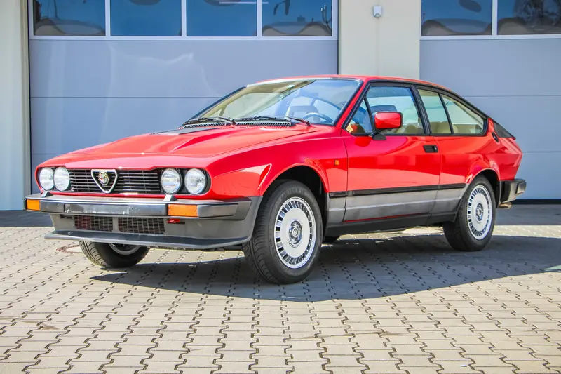 Alfa Romeo Alfetta GTV 6 2.5 Note 2+ Alu-Felgen el. Fensterheber (1983)