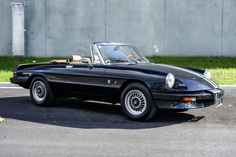 Alfa Romeo Spider 2000 Veloce Coda Tronca Persenning 5-Gang Getriebe (1983)