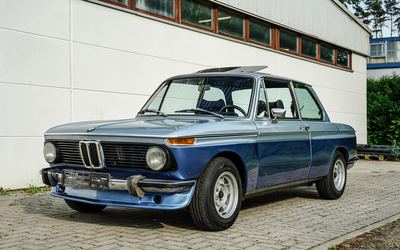BMW 2002 tii Seltener Breitbau Bicolor TÜV Teillederausstattung (1972)
