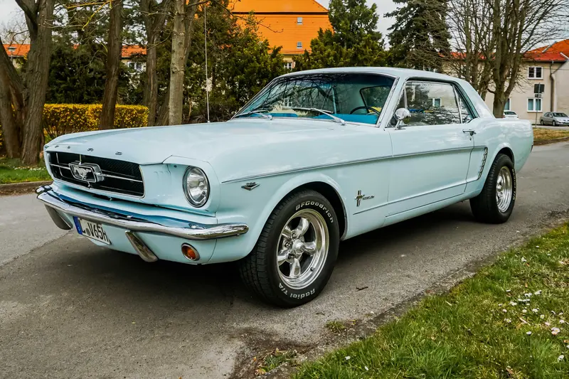 Ford Mustang Coupé 4,7 V8 228 PS (1965)