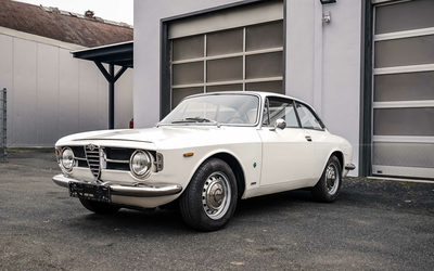Alfa Romeo GT 1300 Junior Kantenhaube (1970) with H license plate and short certificate with a grade of 2+